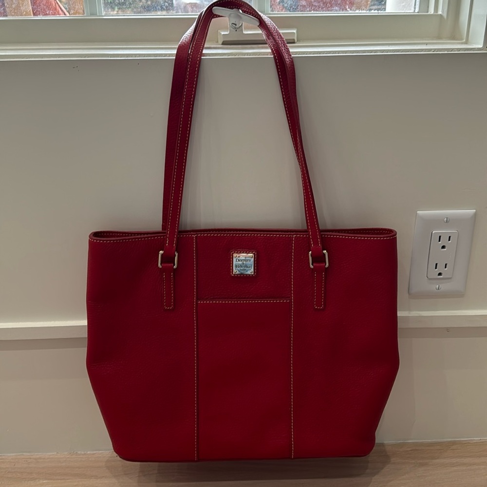 Red Dooney & Burke Lexington tote pebble finish.  Like new.